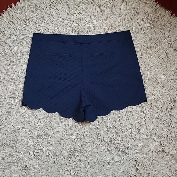 Lilly Pulitzer Shorts Buttercup Navy Blue Scallop Hem Size 12 Preppy Quiet Lux - Picture 7 of 11